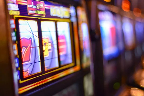 Bet placement flow on mancingduit slot showing market closing time and confirmation